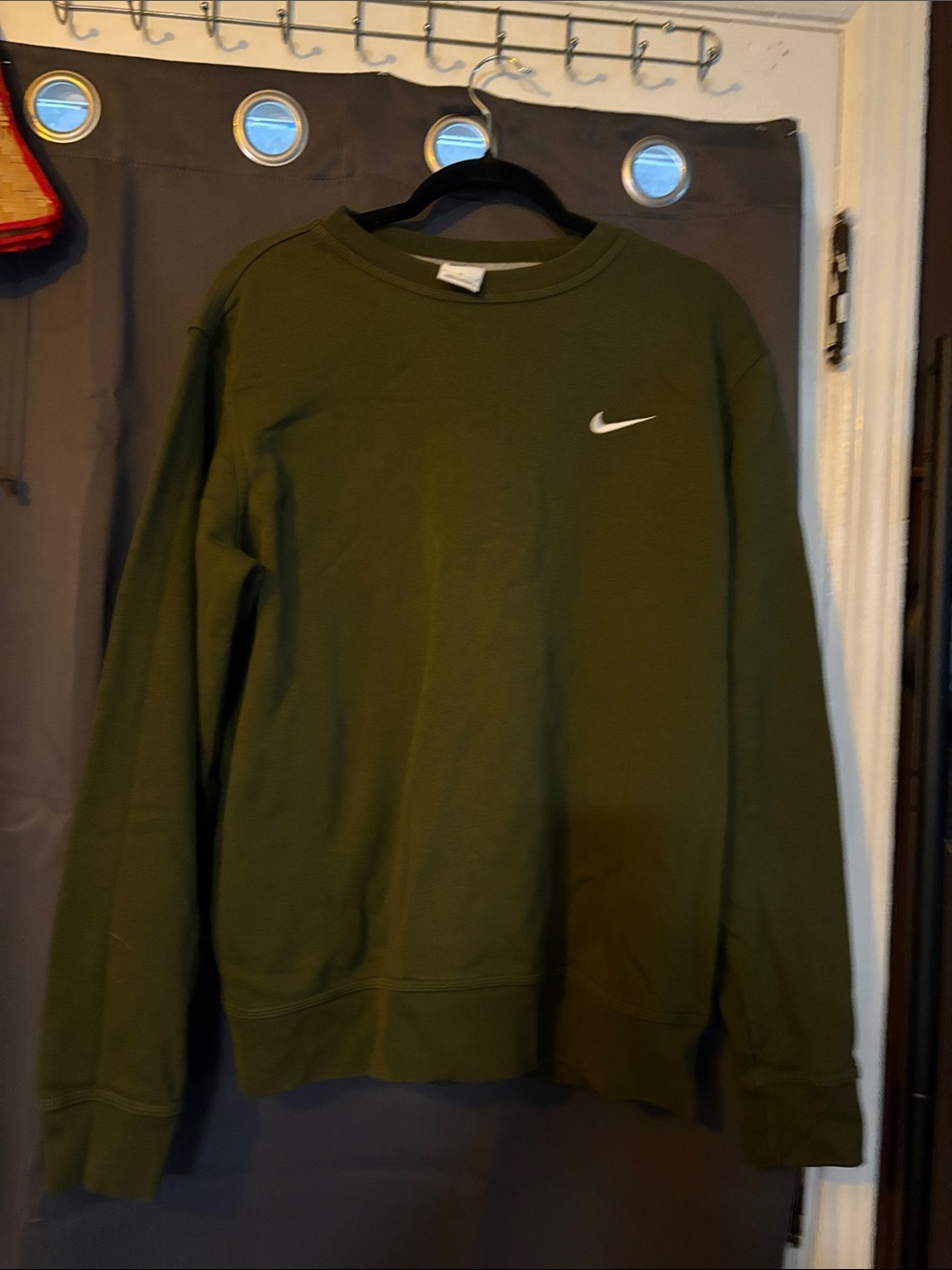 Nike size large top
